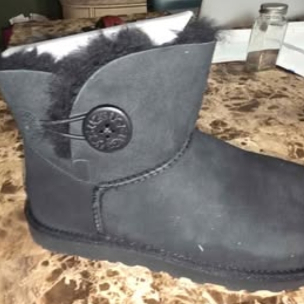 New UGG Mini Button Bailey Black Winter  Boots Plush Lining Size 7 1016422 - Picture 6 of 9